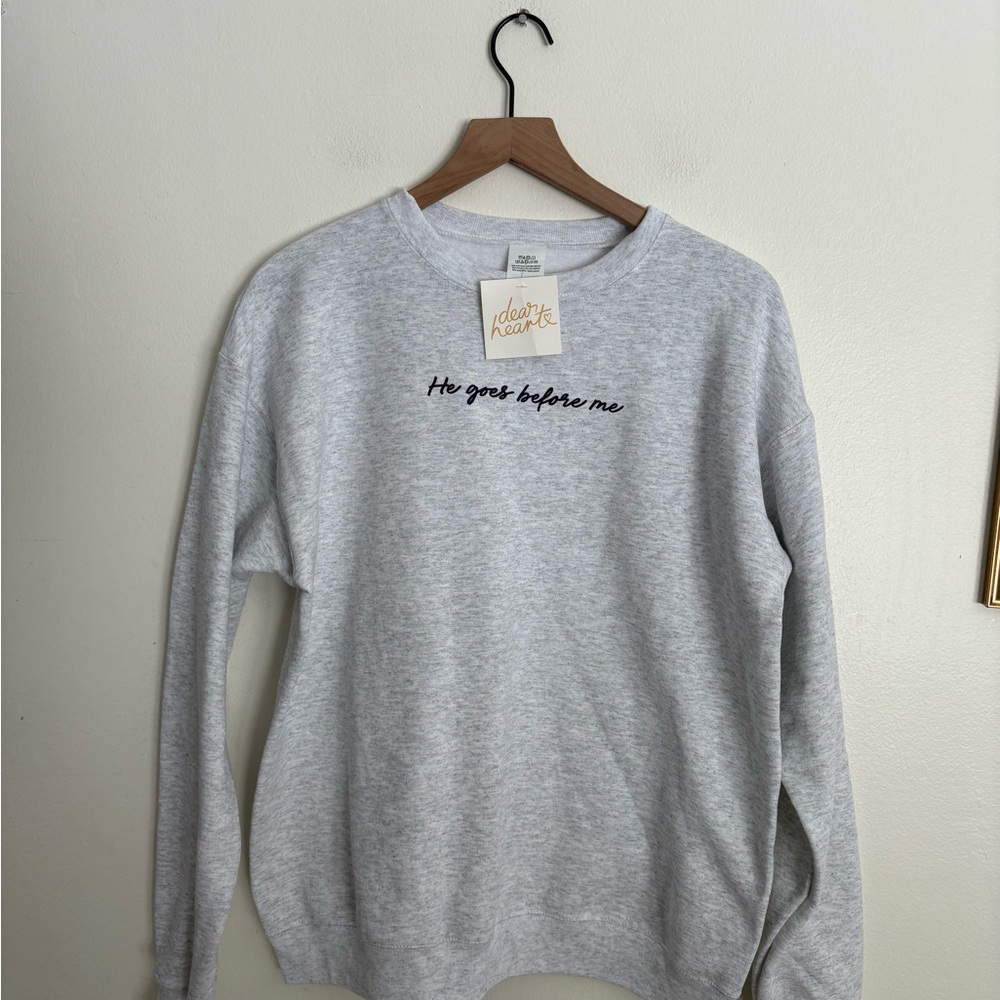DEAR HEART Faith Pullover Grey Navy Fathers House Sweatshirt Medium NWT BA - Picture 4 of 5
